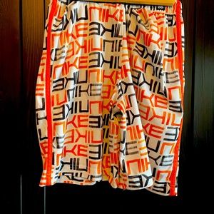 Nike boys logo shorts, size Large